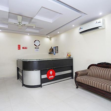 Hotel O Mahipalpur Inn Új-Delhi Kültér fotó