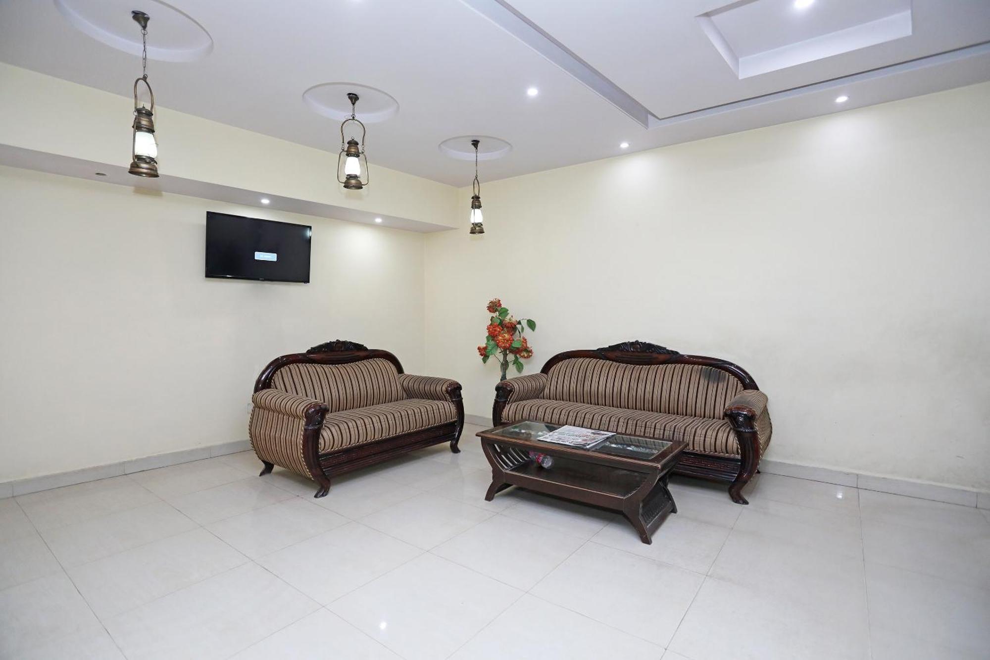 Hotel O Mahipalpur Inn Új-Delhi Kültér fotó