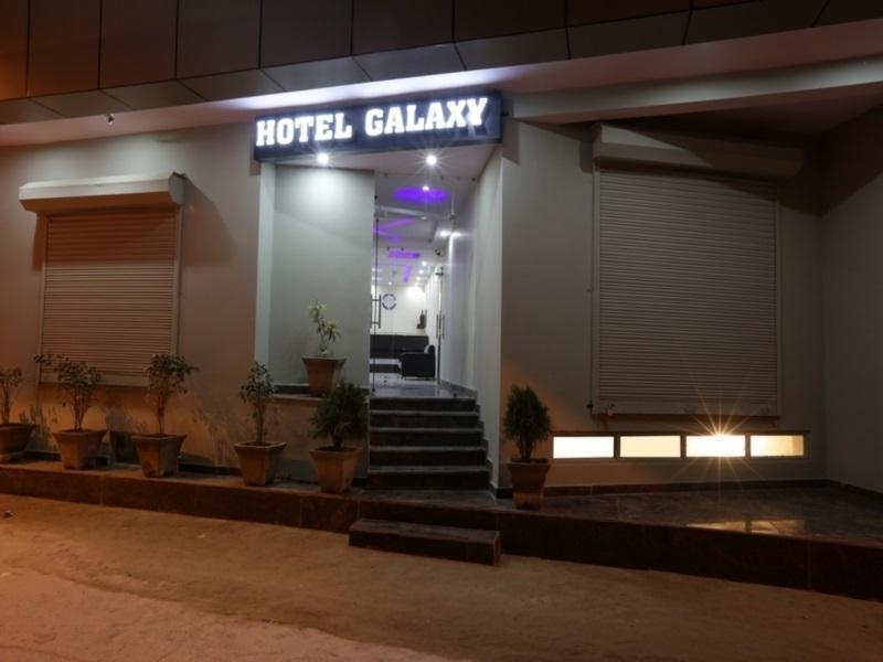 Hotel O Mahipalpur Inn Új-Delhi Kültér fotó