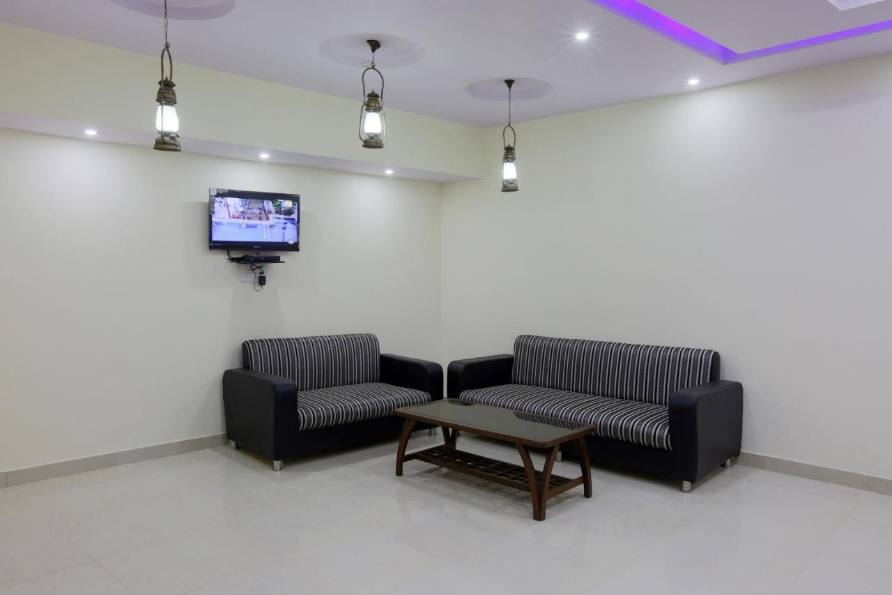 Hotel O Mahipalpur Inn Új-Delhi Kültér fotó