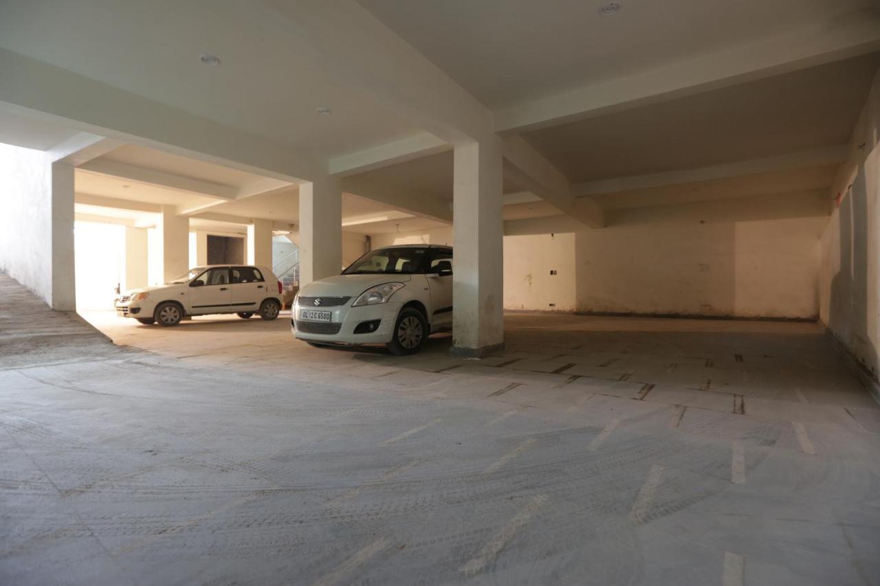 Hotel O Mahipalpur Inn Új-Delhi Kültér fotó