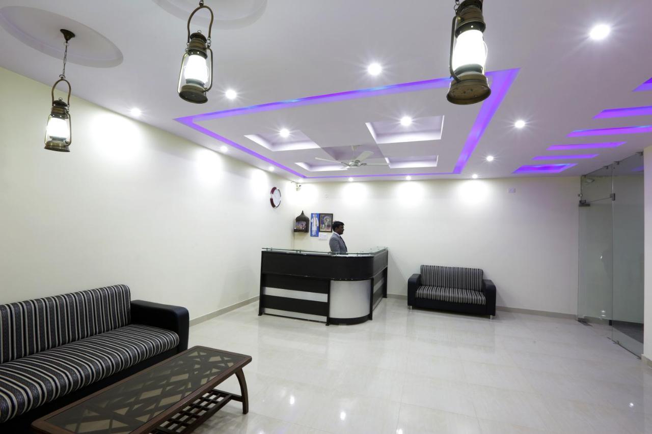 Hotel O Mahipalpur Inn Új-Delhi Kültér fotó