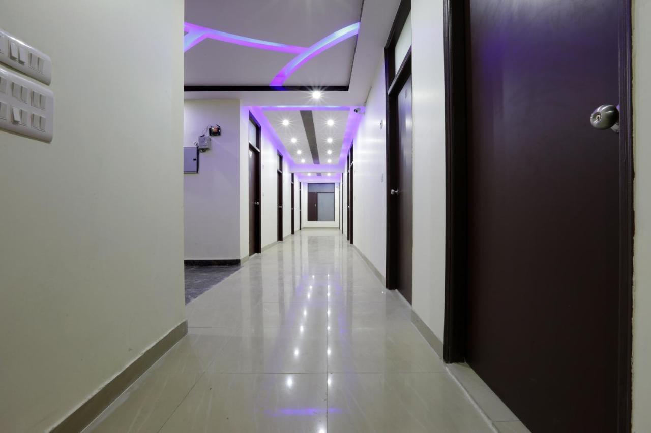 Hotel O Mahipalpur Inn Új-Delhi Kültér fotó
