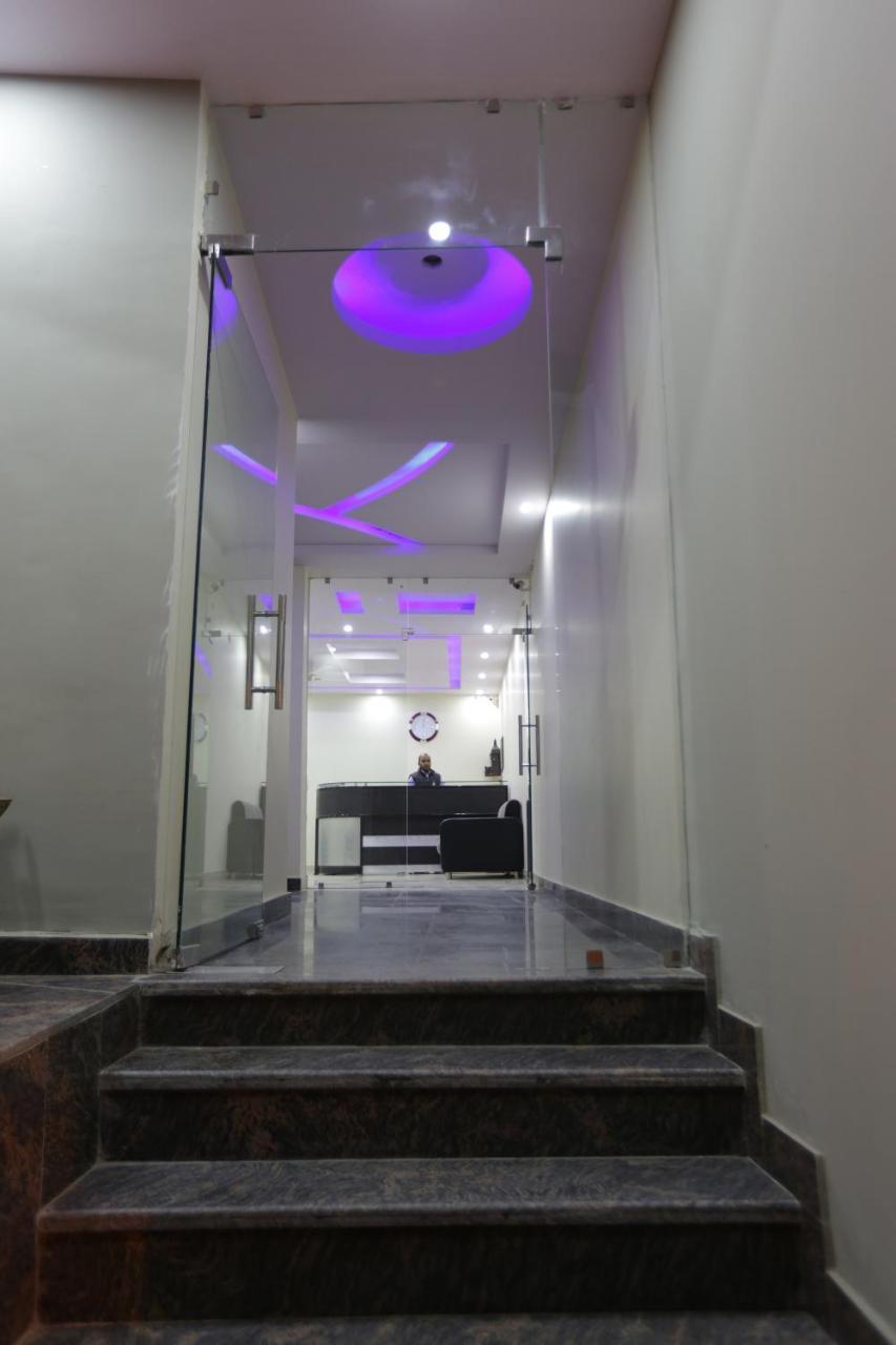 Hotel O Mahipalpur Inn Új-Delhi Kültér fotó