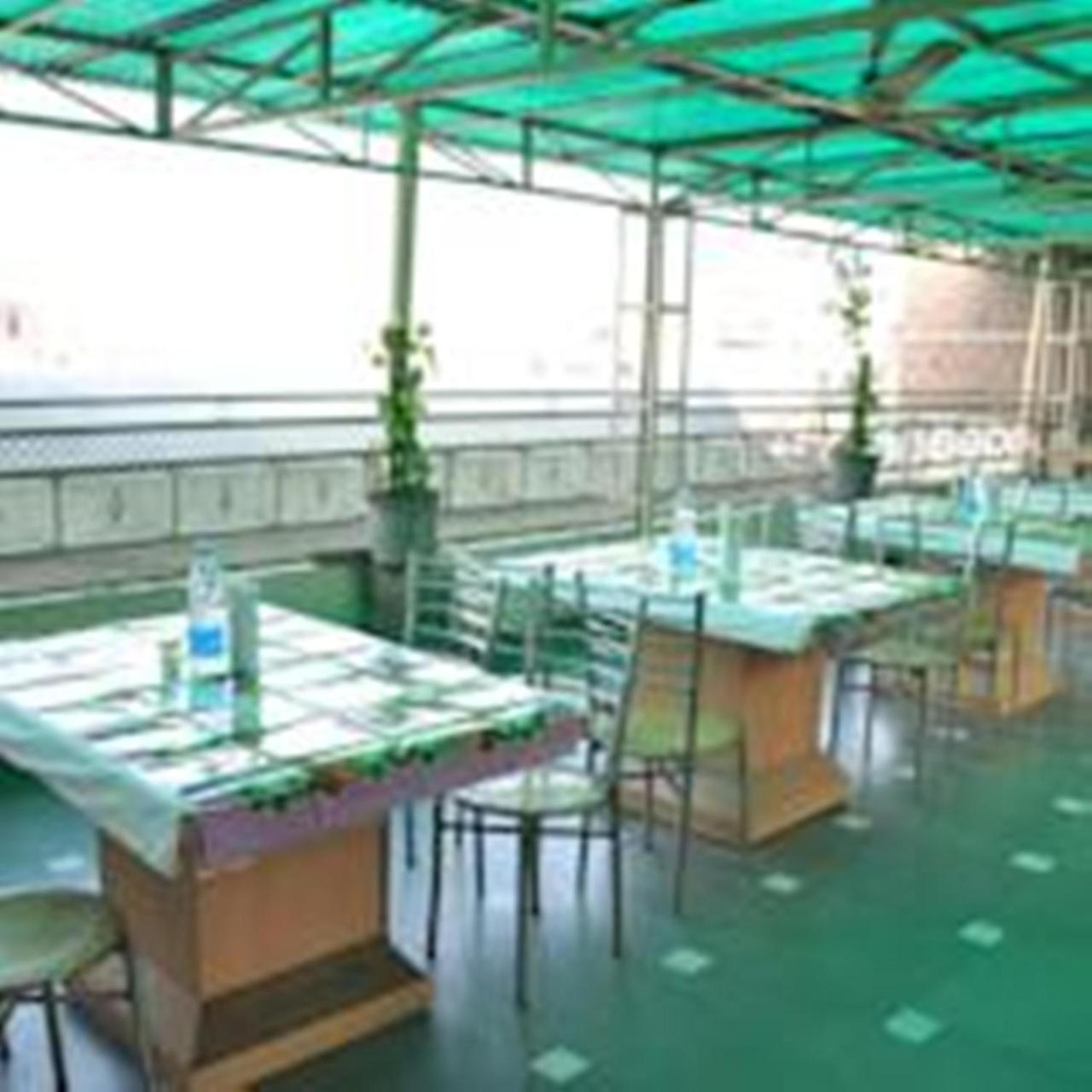 Hotel O Mahipalpur Inn Új-Delhi Kültér fotó