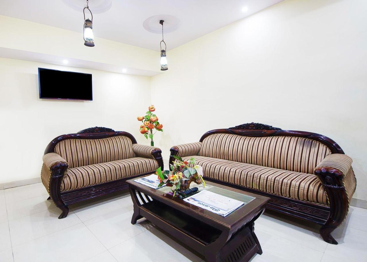Hotel O Mahipalpur Inn Új-Delhi Kültér fotó