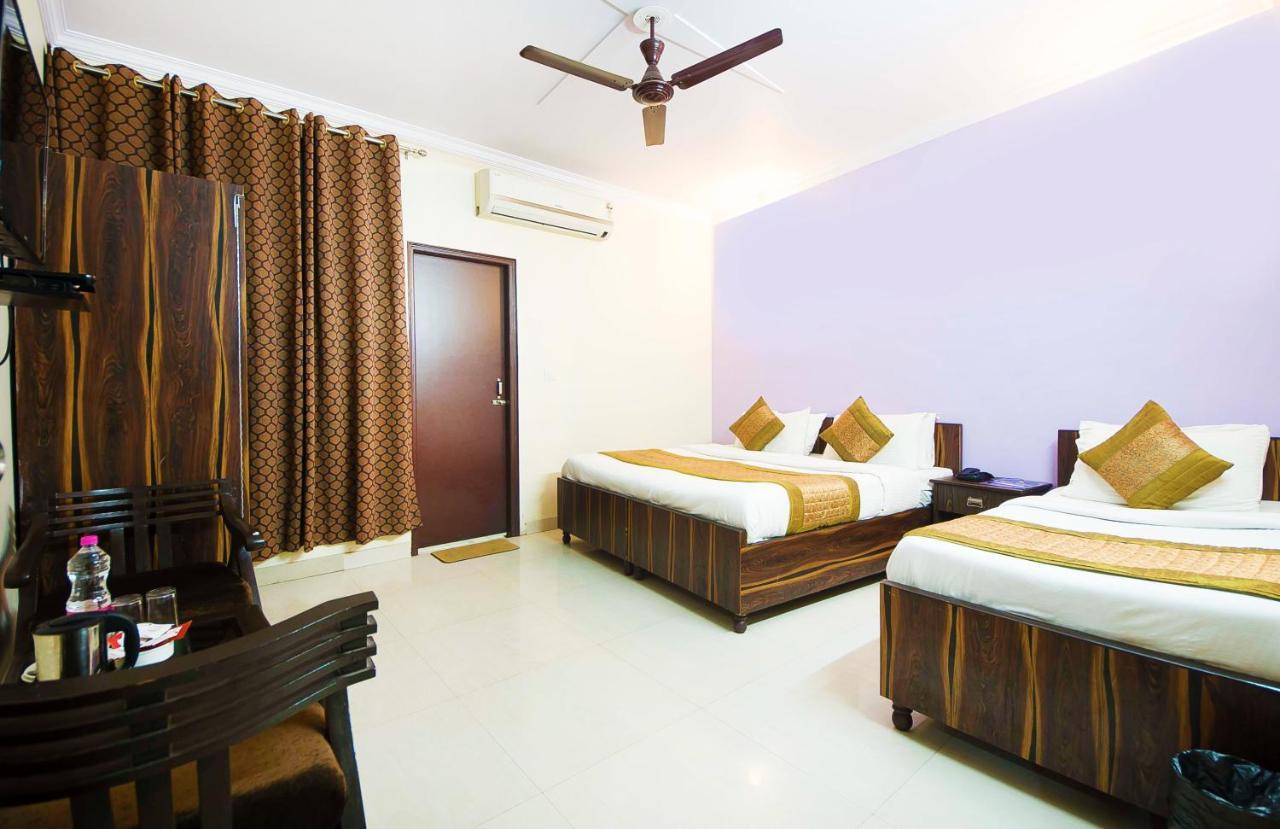 Hotel O Mahipalpur Inn Új-Delhi Kültér fotó