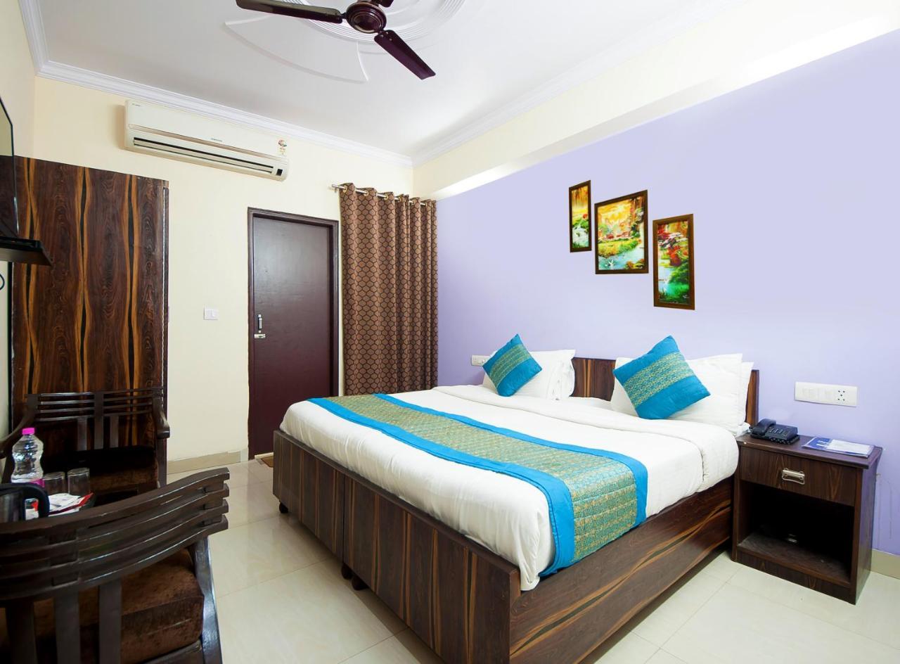 Hotel O Mahipalpur Inn Új-Delhi Kültér fotó