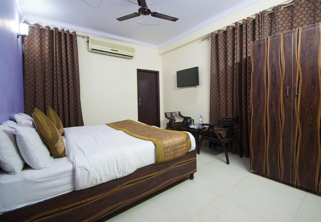Hotel O Mahipalpur Inn Új-Delhi Kültér fotó