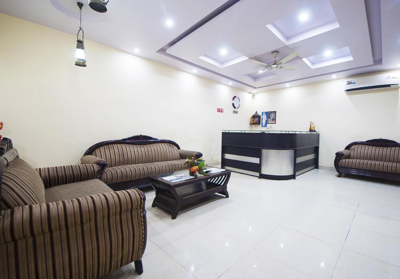 Hotel O Mahipalpur Inn Új-Delhi Kültér fotó