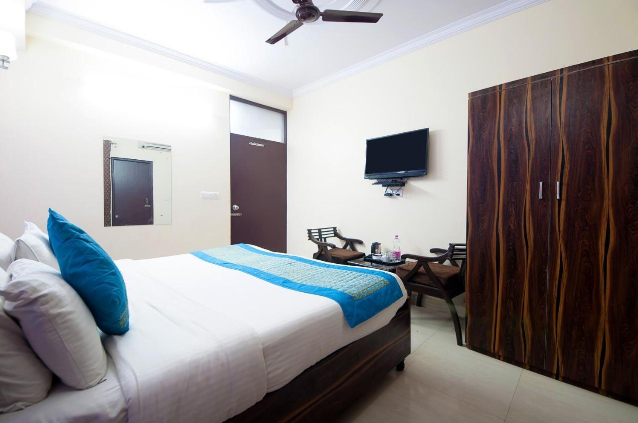 Hotel O Mahipalpur Inn Új-Delhi Kültér fotó