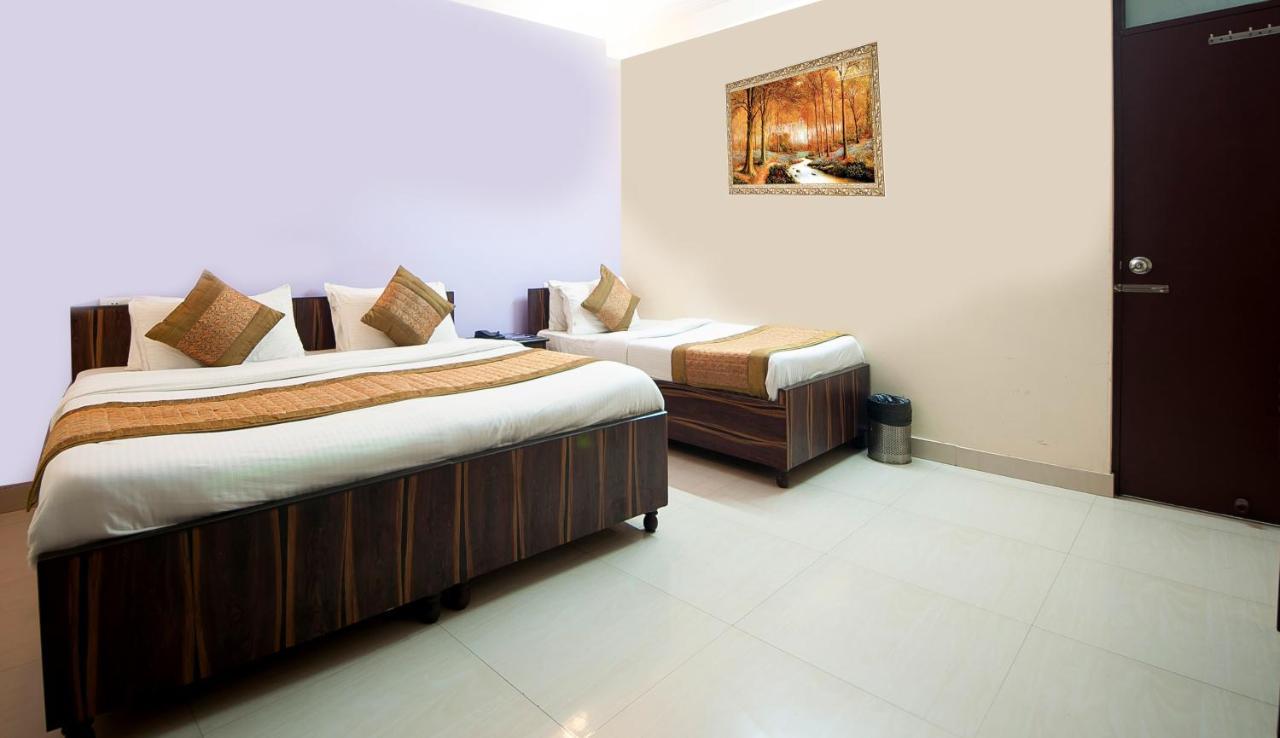 Hotel O Mahipalpur Inn Új-Delhi Kültér fotó