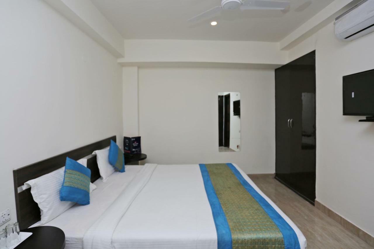 Hotel O Mahipalpur Inn Új-Delhi Kültér fotó